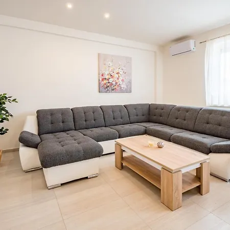 Apartment Mare Nostrum *** Nin